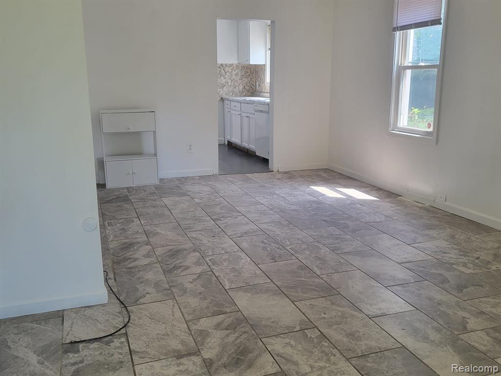 7027 Chalmers Avenue, Warren, MI 48091 — Photo 7