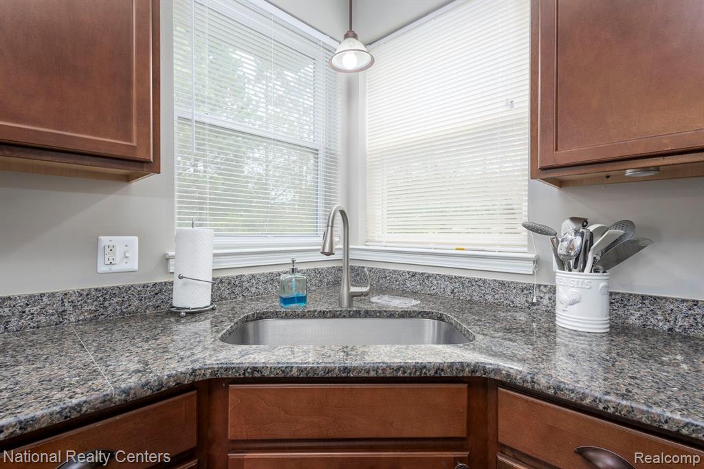 18 Wildrose Drive, White Lake, MI — Photo 12