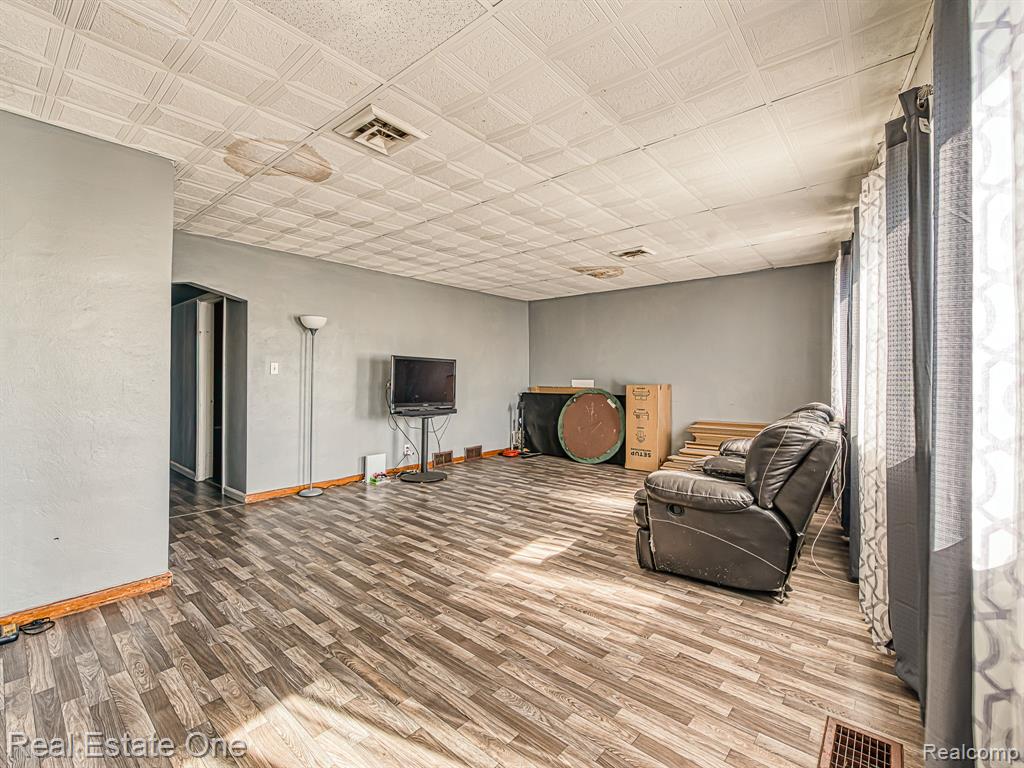 411 E Front Street, Monroe, MI 48161 — Photo 9