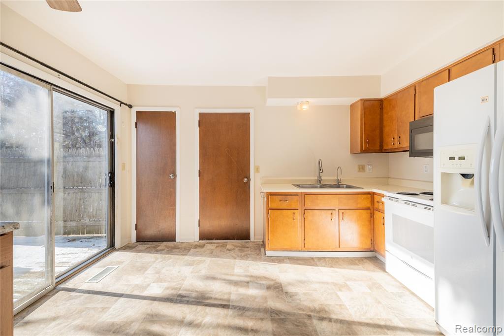 12579 Spruce Lane, Perry, MI 48872 — Photo 15