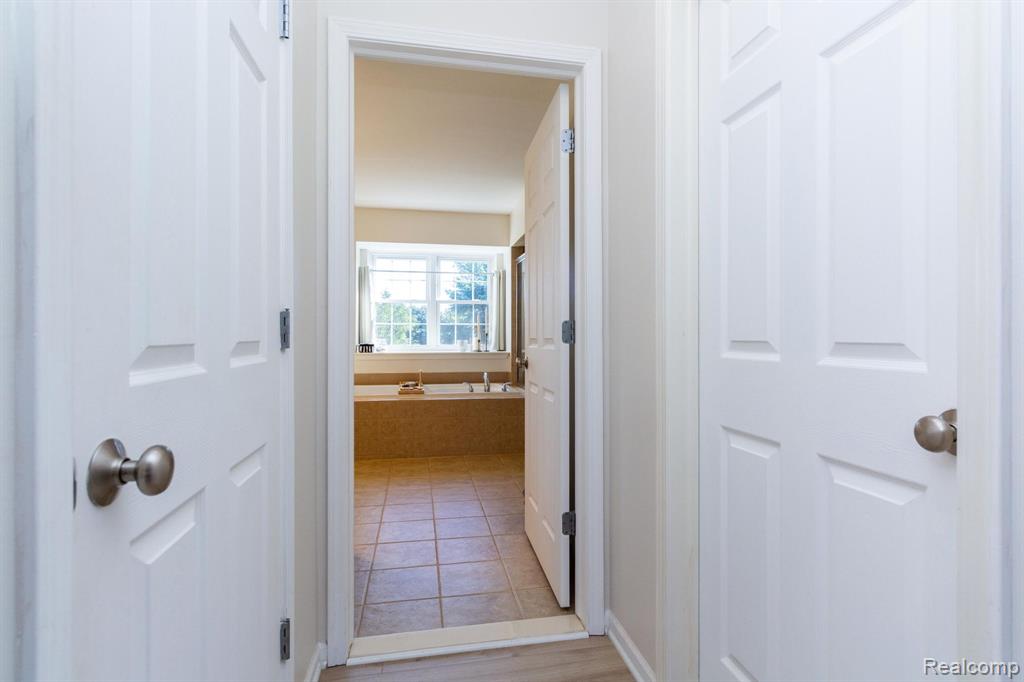 9838 Dublin Drive, Fenton, MI 48430 — Photo 32