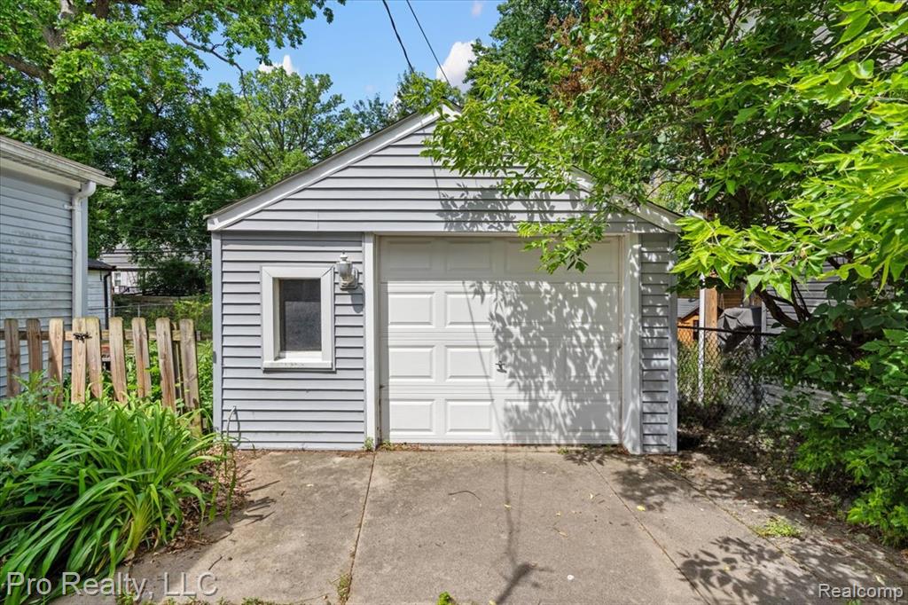 715 N Altadena Avenue, Royal Oak, MI 48067 — Photo 28