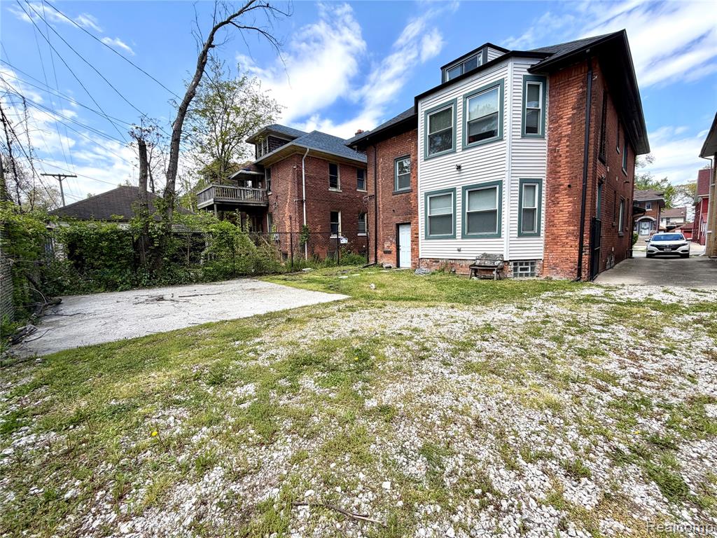 2045 Calvert Street, Detroit, MI 48206 — Photo 39