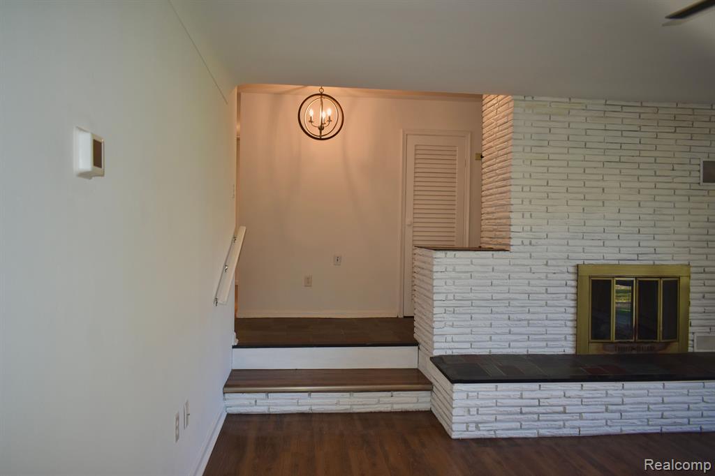 460 N EVANSDALE Drive, Bloomfield Hills, MI 48304 — Photo 8