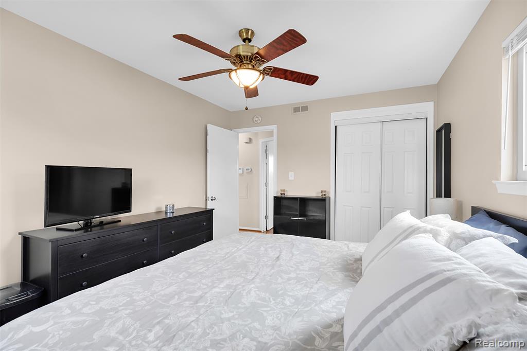 8731 N Hubbard Street, Westland, MI — Photo 13