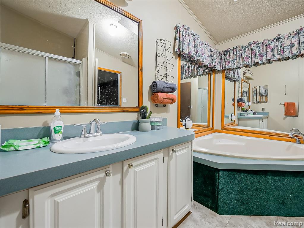 2015 Plum Street, Clarkston, MI 48348 — Photo 22