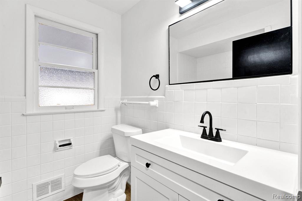 2580 Walnut Lake Road, West Bloomfield, MI 48323 — Photo 6