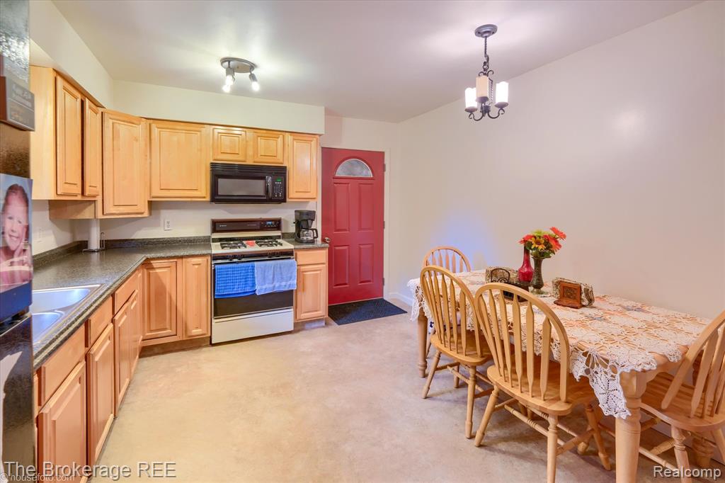 7480 Vassar Road, Otisville, MI 48463 — Photo 16