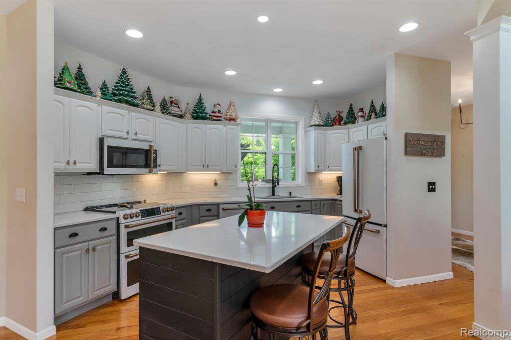 5827 WESTWOOD Drive, Grand Blanc, MI 48439 — Photo 15