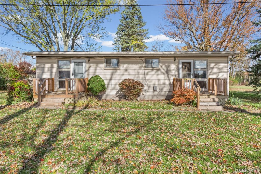18676 Vreeland Road, Woodhaven, MI 48183 — Photo 23