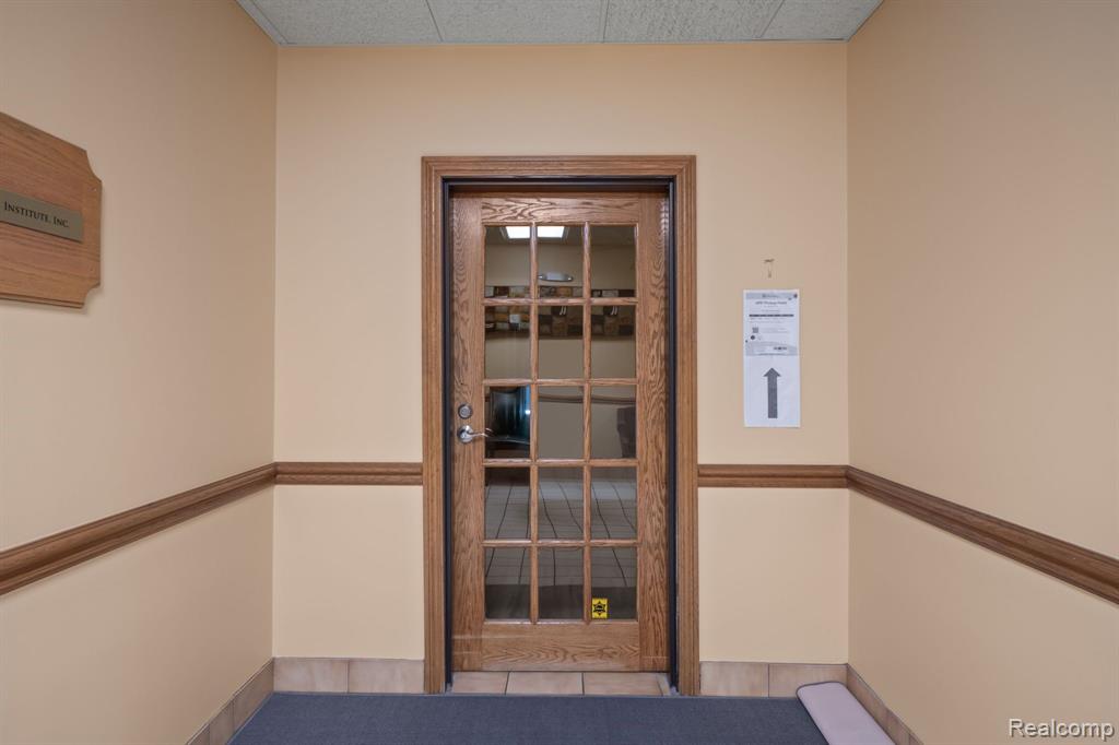 940 W AVON Road, Rochester Hills, MI 48307 — Photo 6
