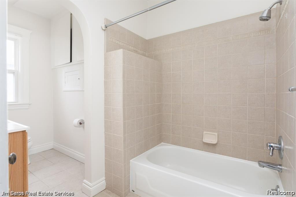 596 Notre Dame Street, Grosse Pointe, MI 48230 — Photo 8