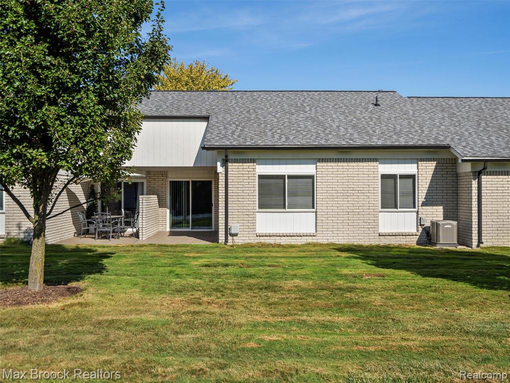628 Country Club Drive, 23, Saint Clair Shores, MI 48082 — Photo 26