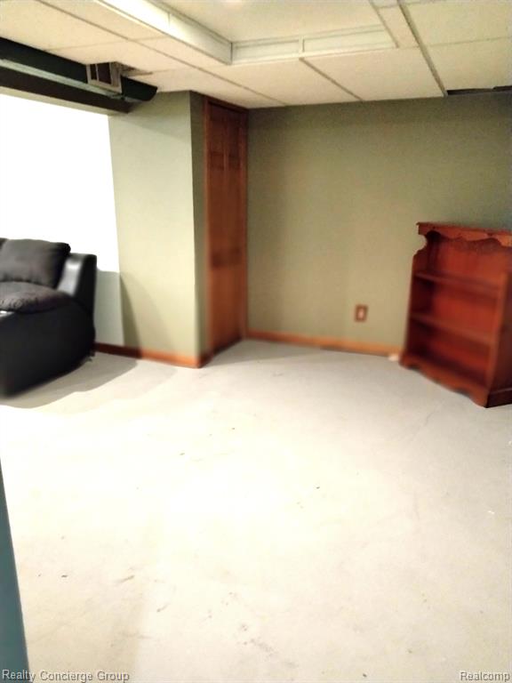 9929 ARDEN Street, Livonia, MI 48150 — Photo 23