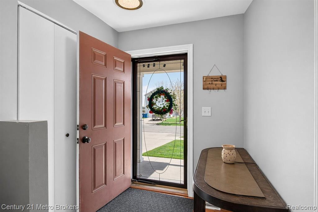 3324 Pine Run Drive, Swartz Creek, MI 48473 — Photo 5