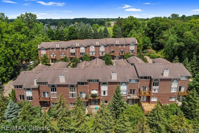 42447 CORLINA Drive, Northville, MI 48167 — Photo 32