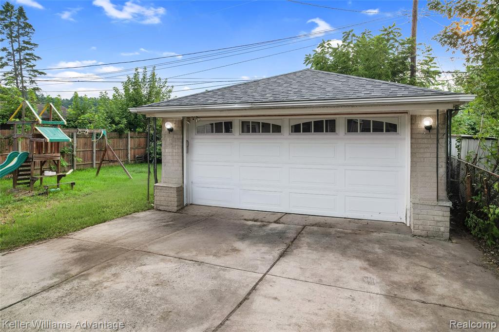 834 Forest Street, Westland, MI 48186 — Photo 35