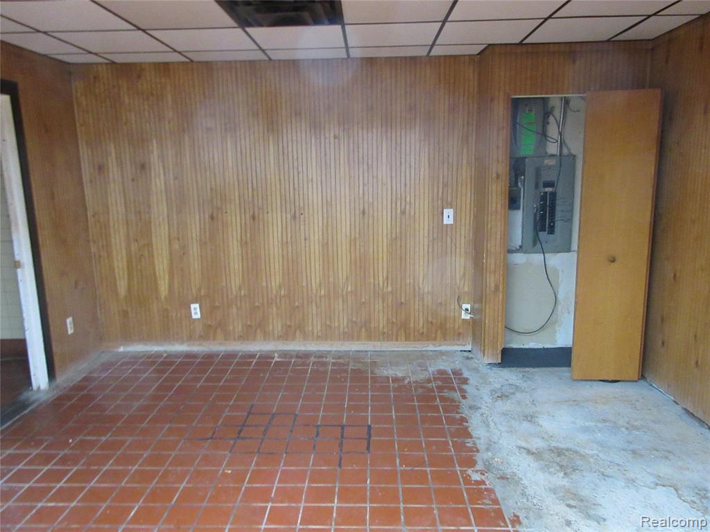 21665 GROESBECK Highway, Warren, MI 48089 — Photo 12