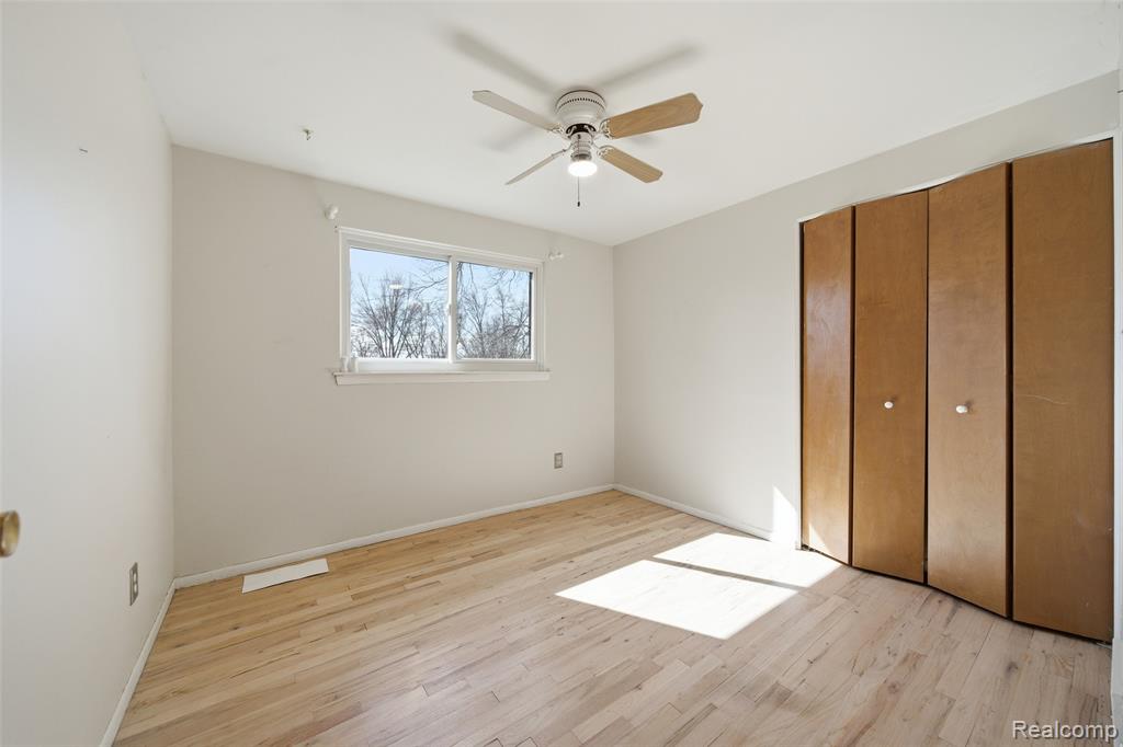 31018 Pickwick Lane, Beverly Hills, MI 48025 — Photo 32