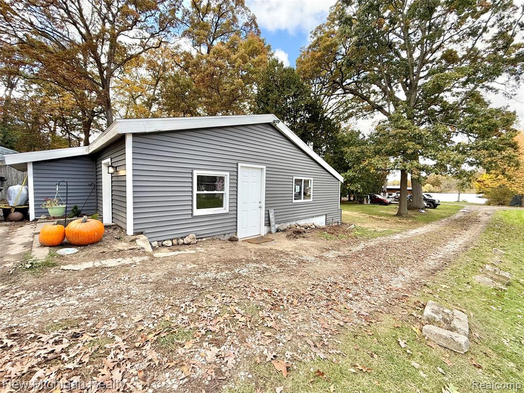 11476 Koth Drive, Linden, MI 48451 — Photo 9