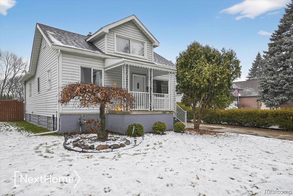 645 Riverbank Street, Wyandotte, MI 48192 — front exterior