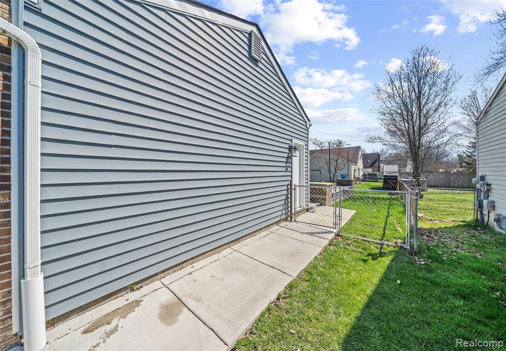 43685 Yorktown Street, Canton, MI 48188 — Photo 38