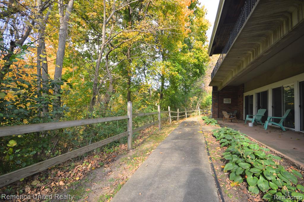 31831 Grand River Avenue, 39, Farmington, MI 48336 — Photo 19