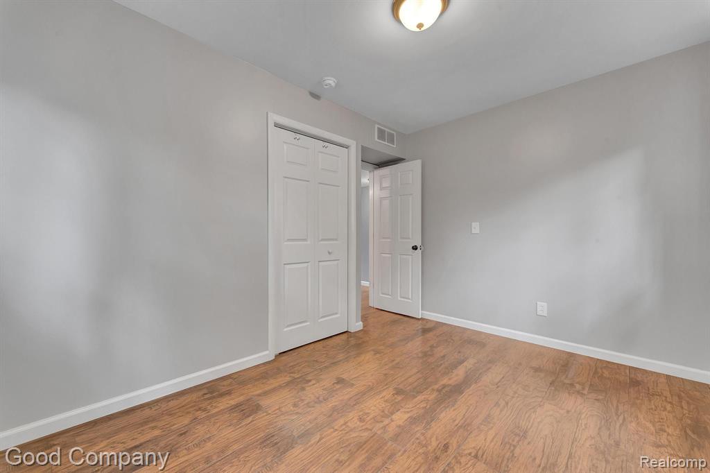 46 W MAPLEDALE Avenue, Hazel Park, MI 48030 — Photo 14