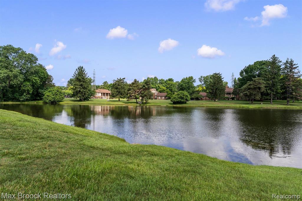 4159 Foxpointe Drive, West Bloomfield, MI 48323 — Photo 49