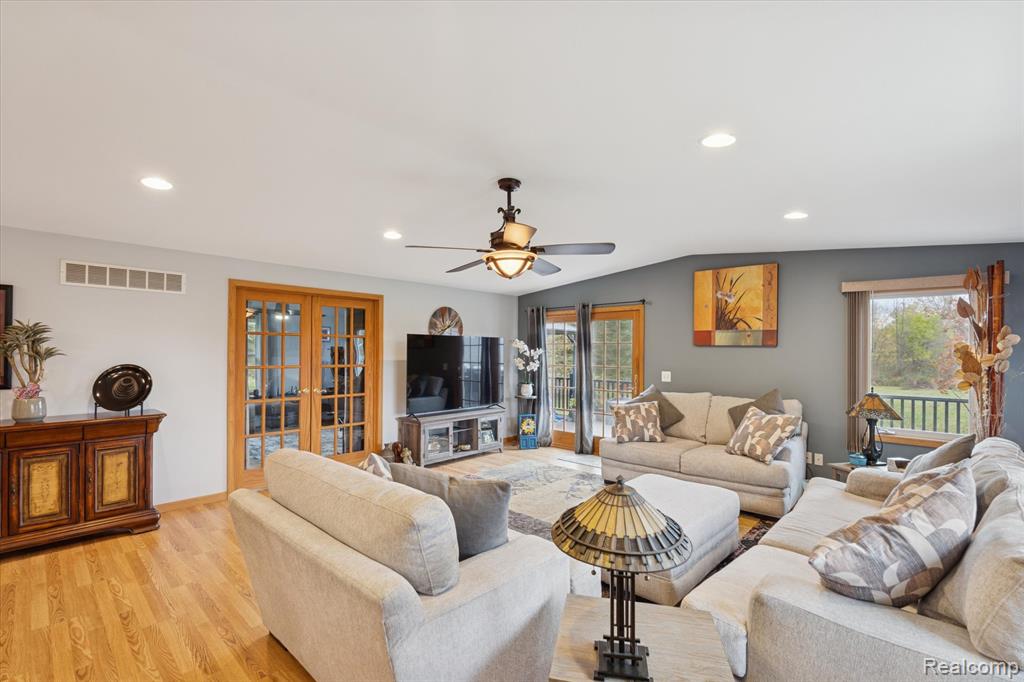 7233 W Lange Road, Fowlerville, MI 48836 — Photo 10