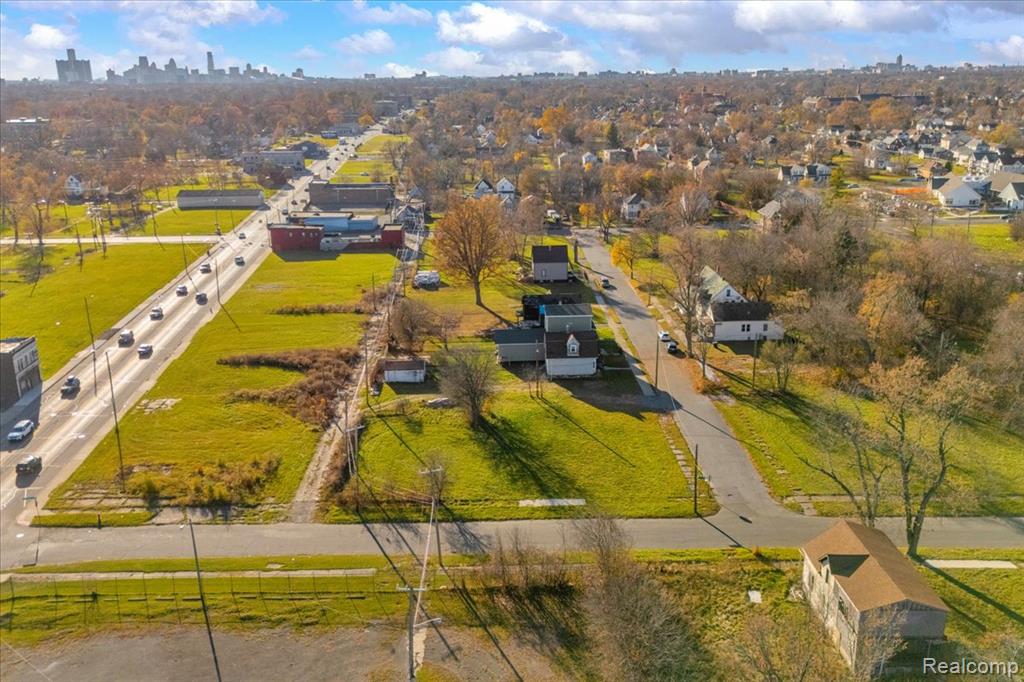 9390 Emmons, Detroit, MI 48214 — Photo 28