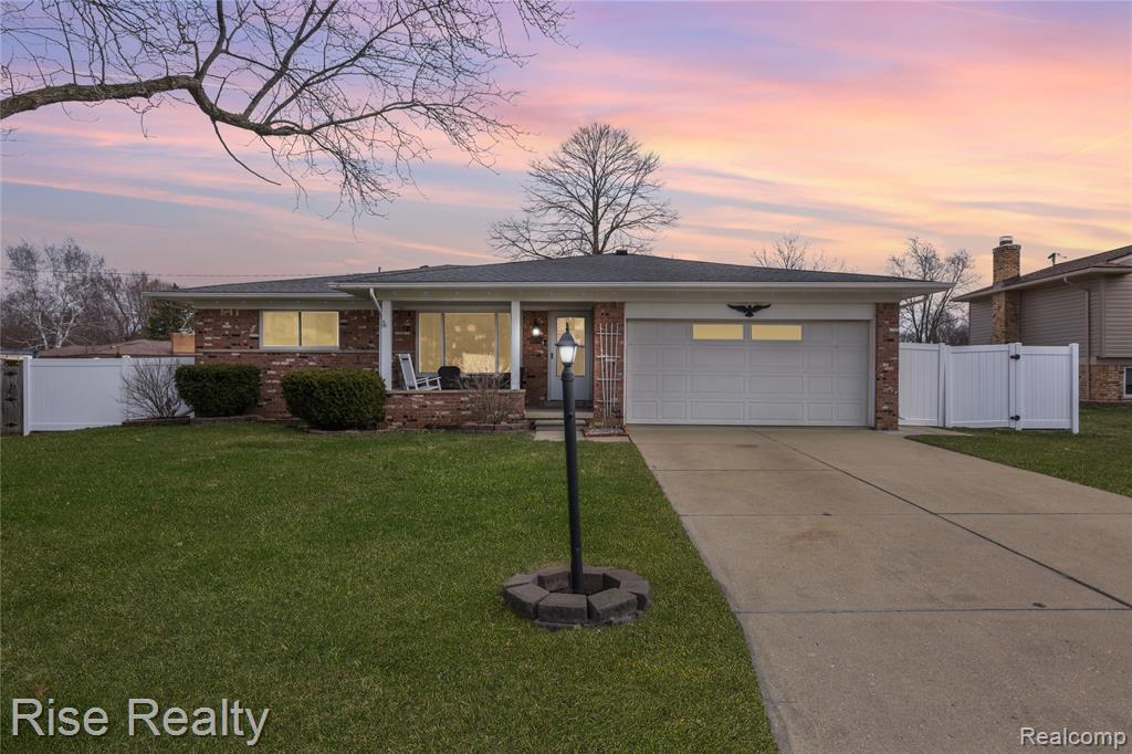 5407 Fairview Drive, Grand Blanc, MI 48439 — front exterior