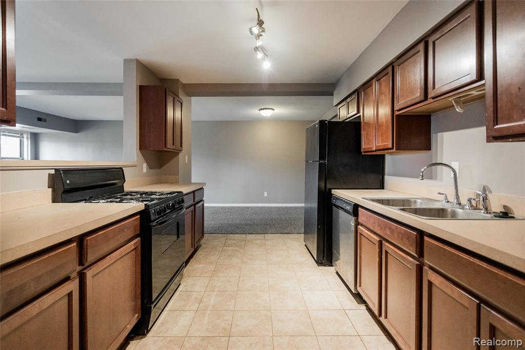 2900 E Jefferson Avenue, A1, Detroit, MI 48207 — Photo 4