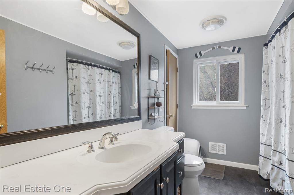 5132 WISHING WELL Drive, Grand Blanc, MI 48439 — Photo 12