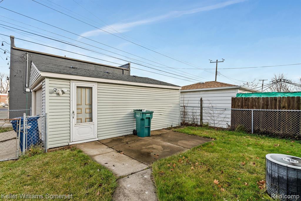 788 CLEOPHUS Parkway, Lincoln Park, MI 48146 — Photo 27
