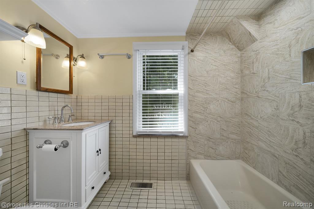 537 W 3RD Street, Rochester, MI 48307 — Photo 20