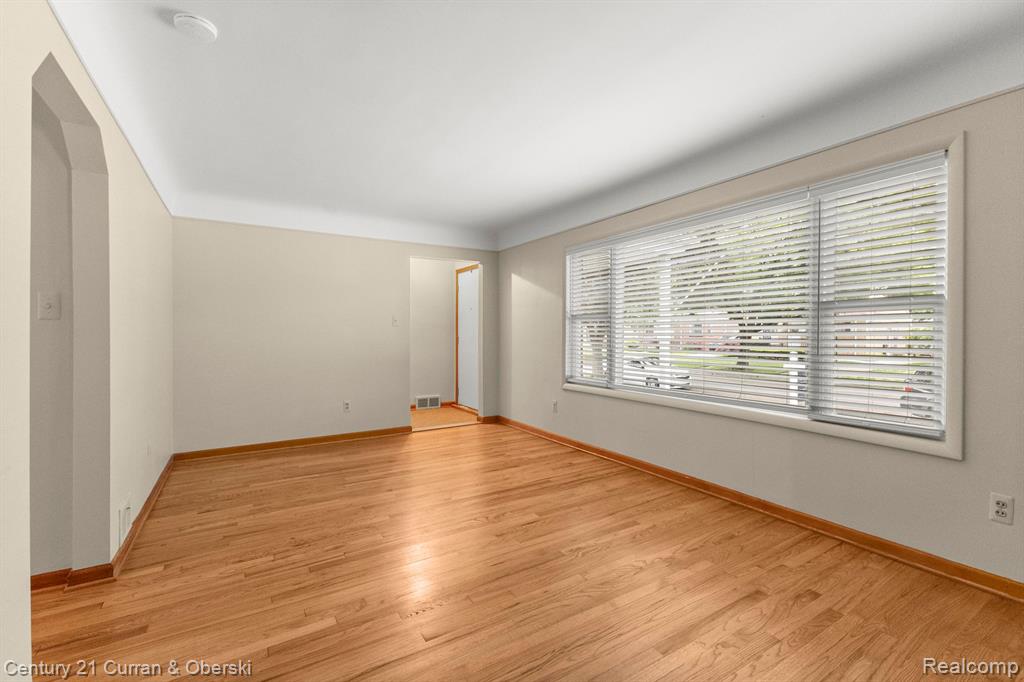 8464 Becker Avenue, Allen Park, MI 48101 — Photo 5