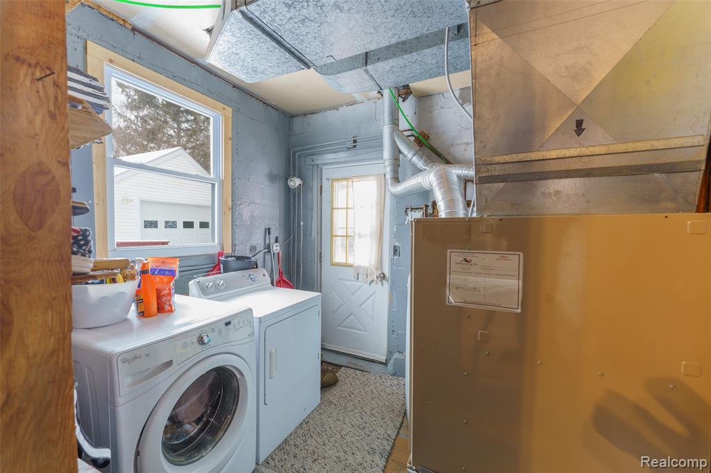 522 E FRANK Street E, Fowlerville, MI 48836 — Photo 13