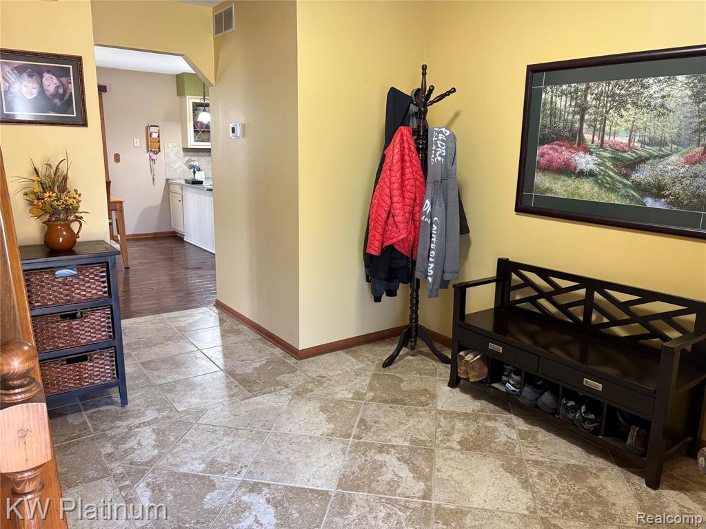 285 Hemlock Lane, Marysville, MI 48040 — Photo 4
