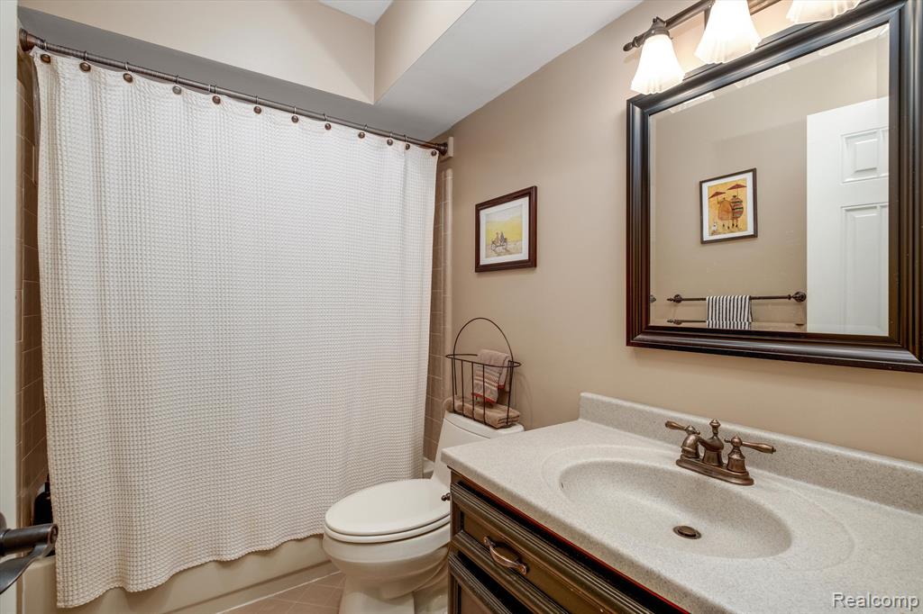 719 TEN POINT Drive, Rochester Hills, MI 48309 — Photo 25