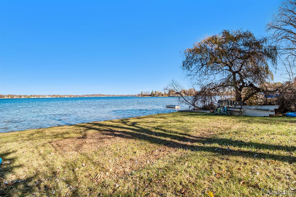 66 E Shore Drive, Whitmore Lake, MI 48189 — Photo 36