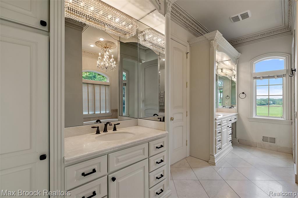 7428 Foxburg Court, Clarkston, MI 48348 — Photo 20
