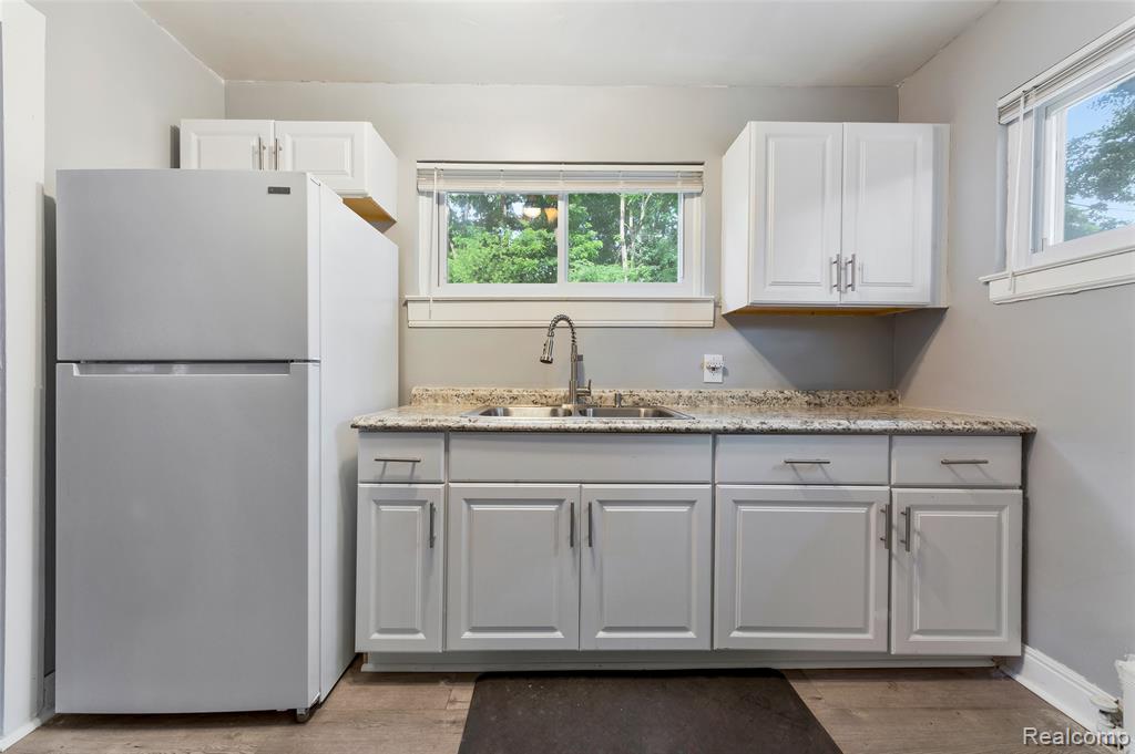 18746 Glenhurst Street, Detroit, MI 48219 — Photo 15