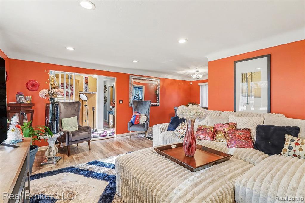 19115 Old Homestead Drive, Harper Woods, MI 48225 — Photo 5