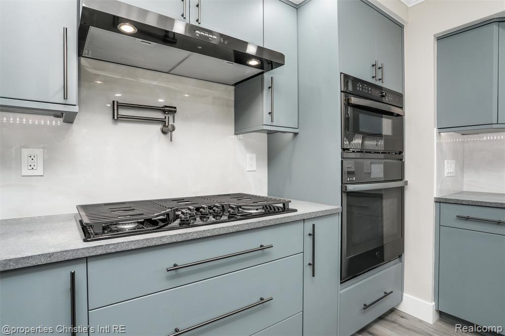 2542 WOODWARD Avenue, Detroit, MI 48201 — Photo 11