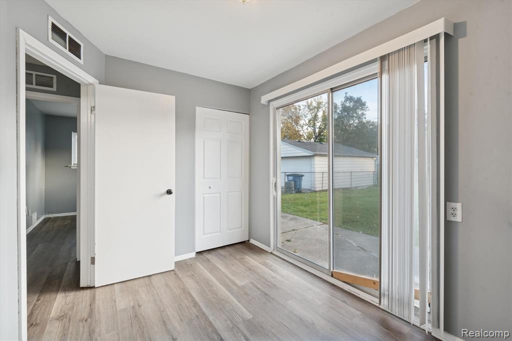 7606 Cavell Street, Westland, MI — Photo 12