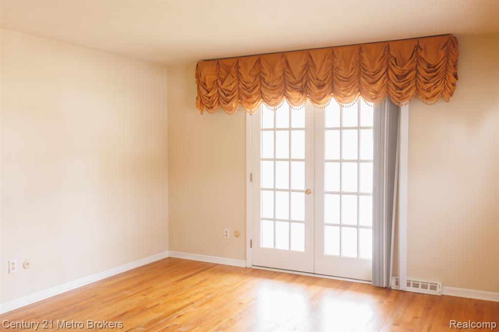 5444 PROVINCIAL Road, Grand Blanc, MI 48439 — Photo 18