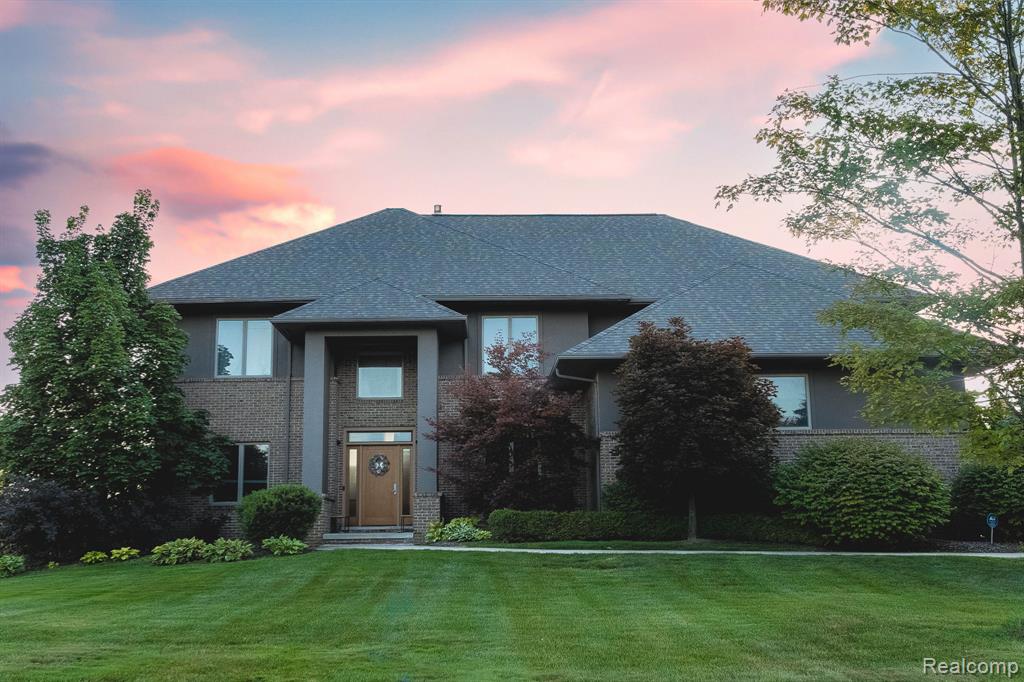 4176 Oak Tree Circle, Rochester, MI 48306 — front exterior