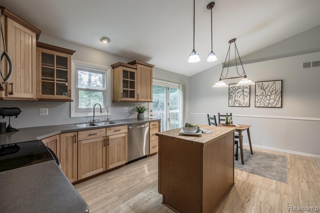 948 McClellan Street, Lake Orion, MI 48362 — Photo 9
