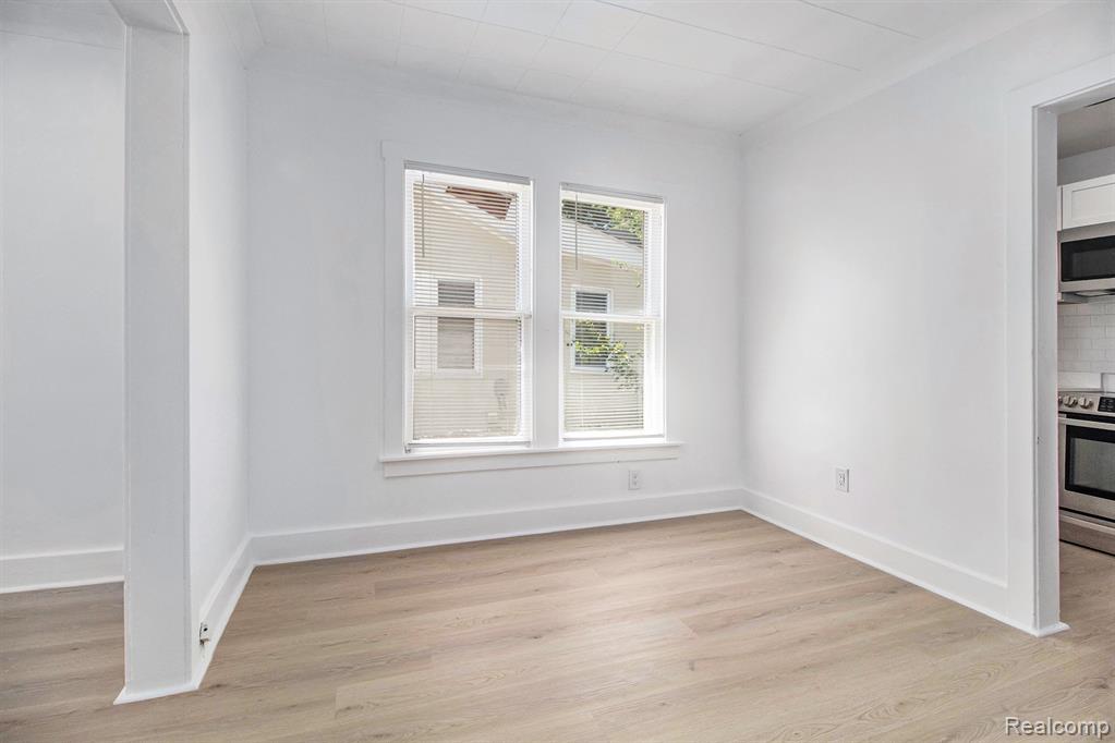 6037 Plainview Avenue, Detroit, MI 48228 — Photo 10